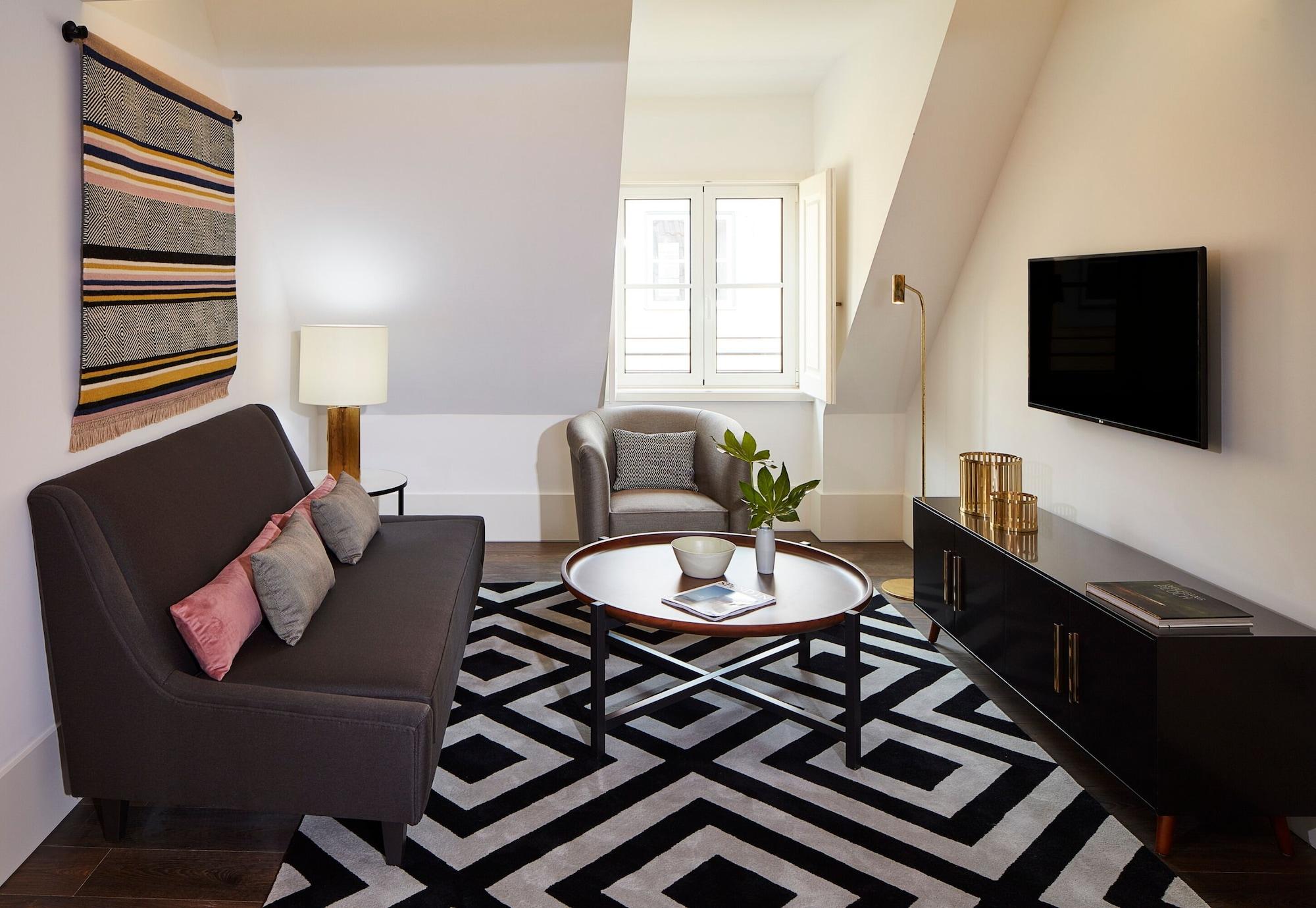 The Lumiares Hotel & Spa - Small Luxury Hotels Of The World Lisbona Esterno foto A living room in a typical apartment at The Ivy Collection