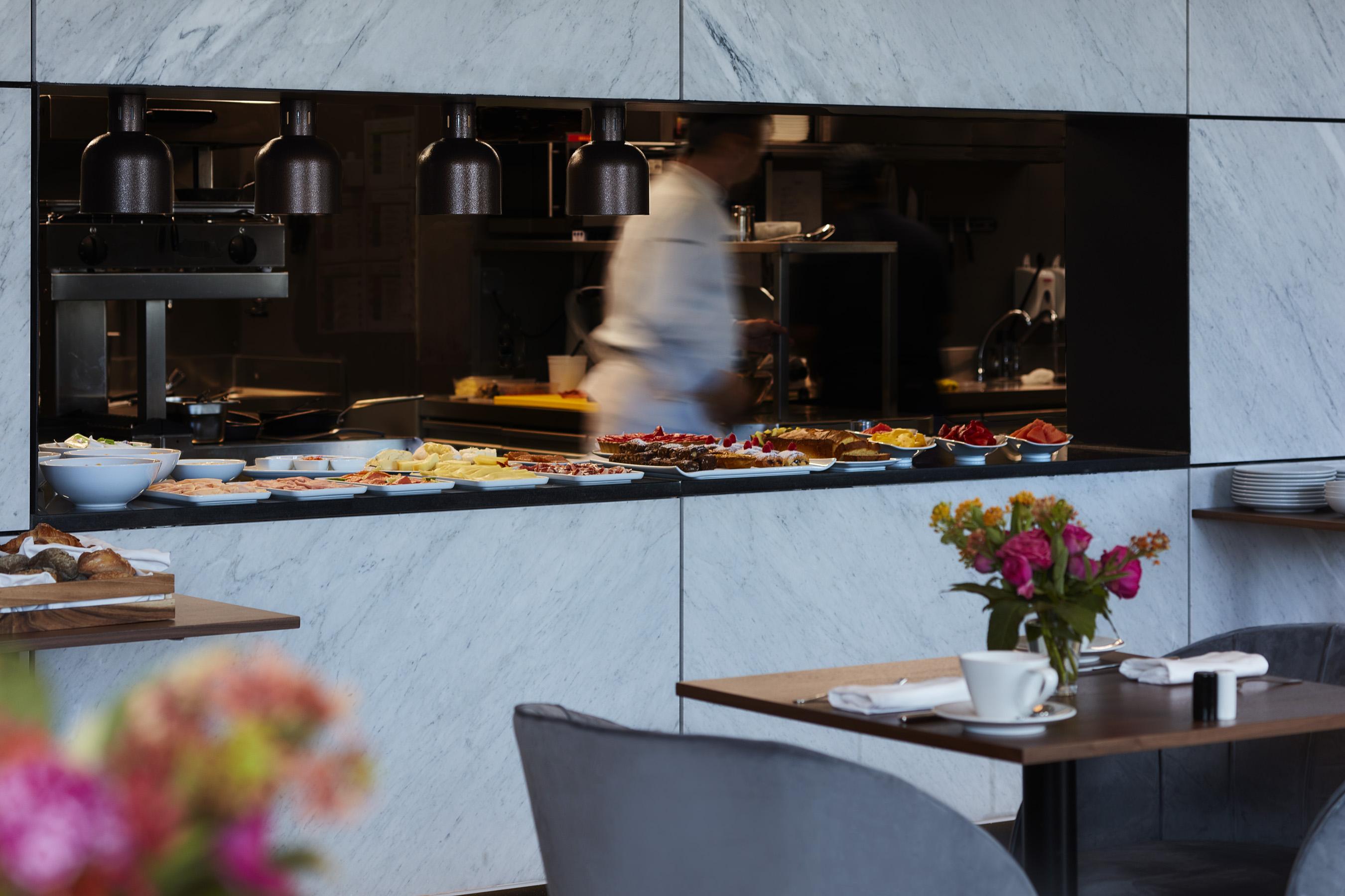 The Lumiares Hotel & Spa - Small Luxury Hotels Of The World Lisbona Esterno foto The kitchen at the restaurant