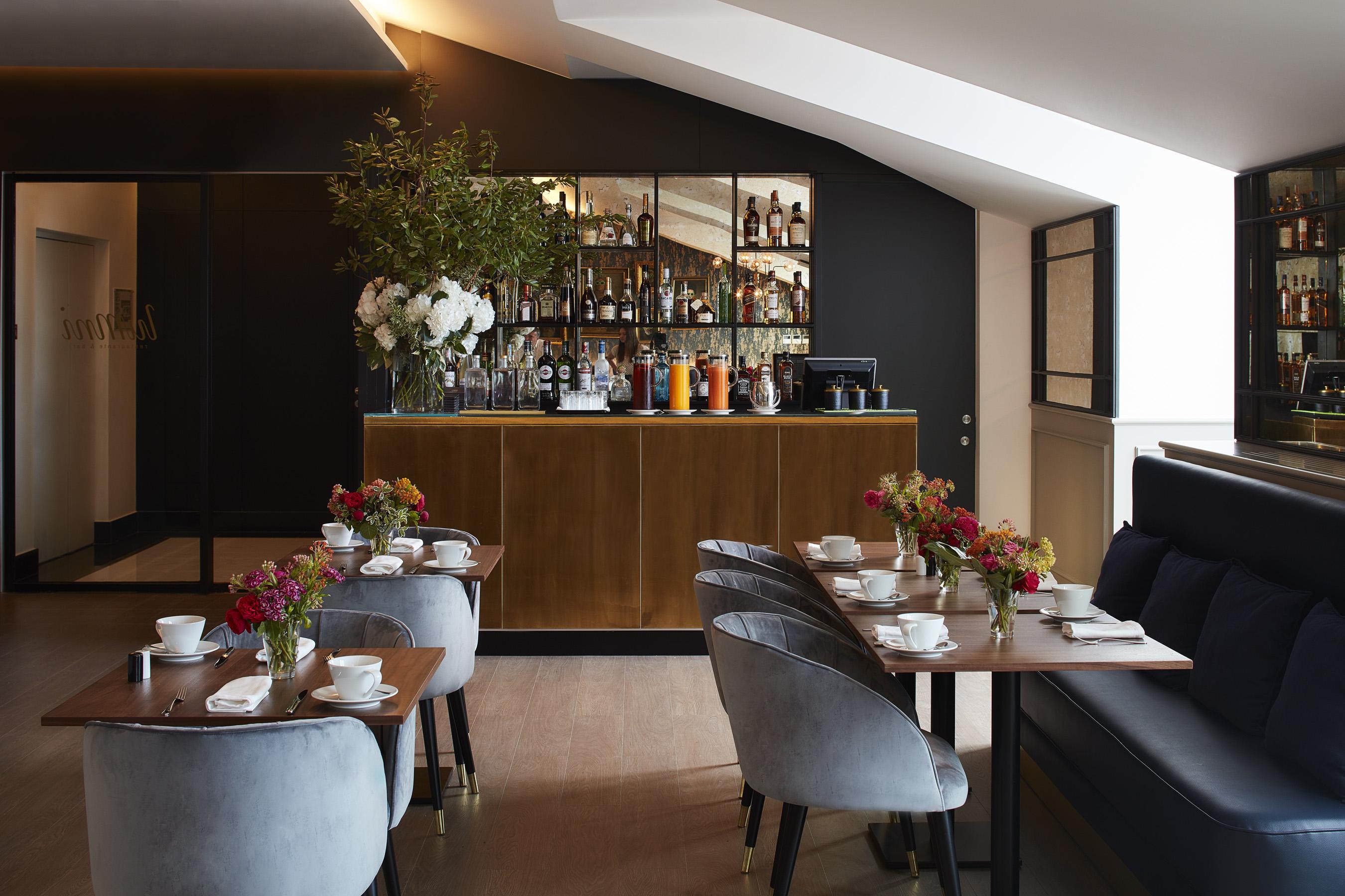 The Lumiares Hotel & Spa - Small Luxury Hotels Of The World Lisbona Esterno foto The bar at the restaurant