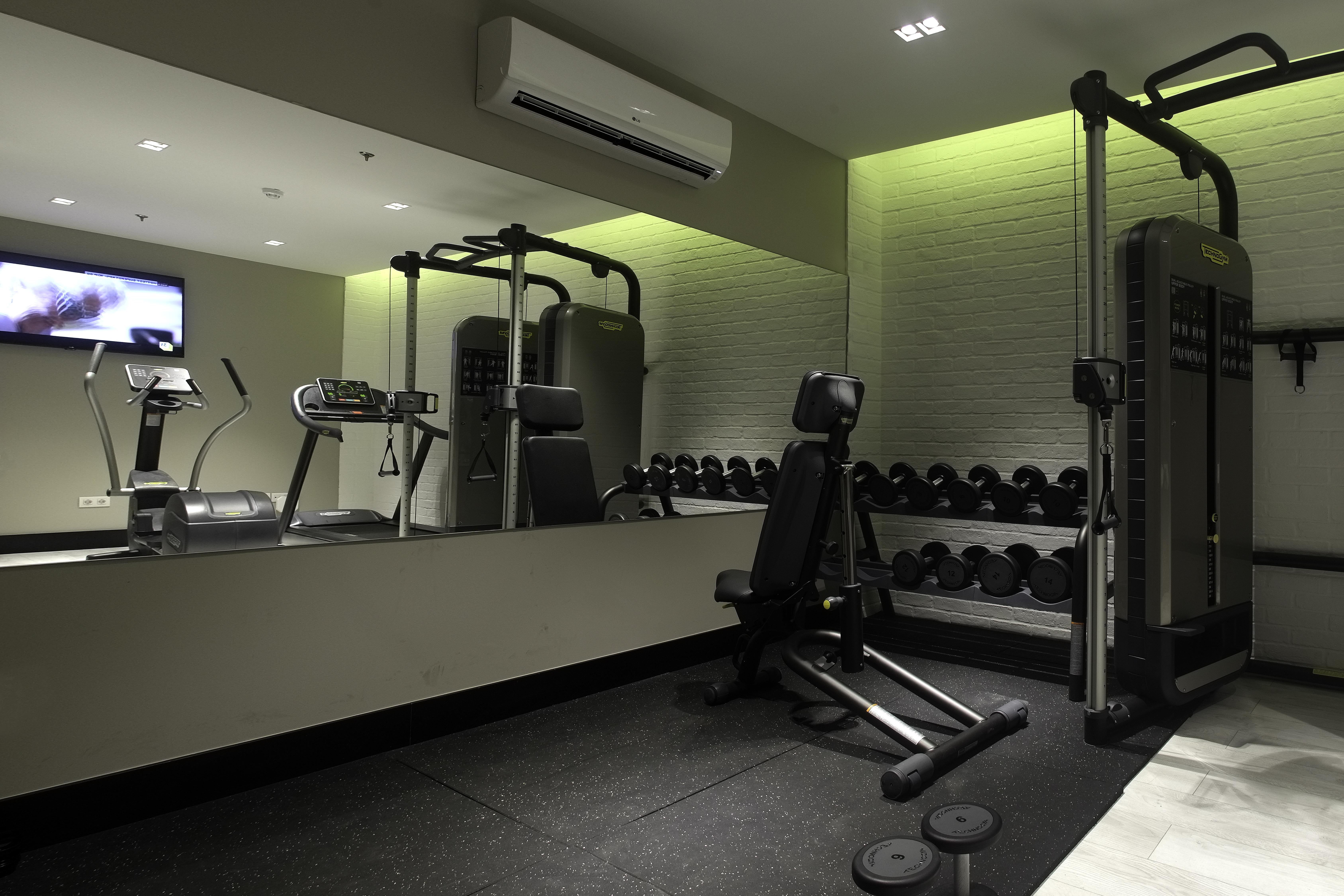 The Lumiares Hotel & Spa - Small Luxury Hotels Of The World Lisbona Esterno foto The gym at the hotel