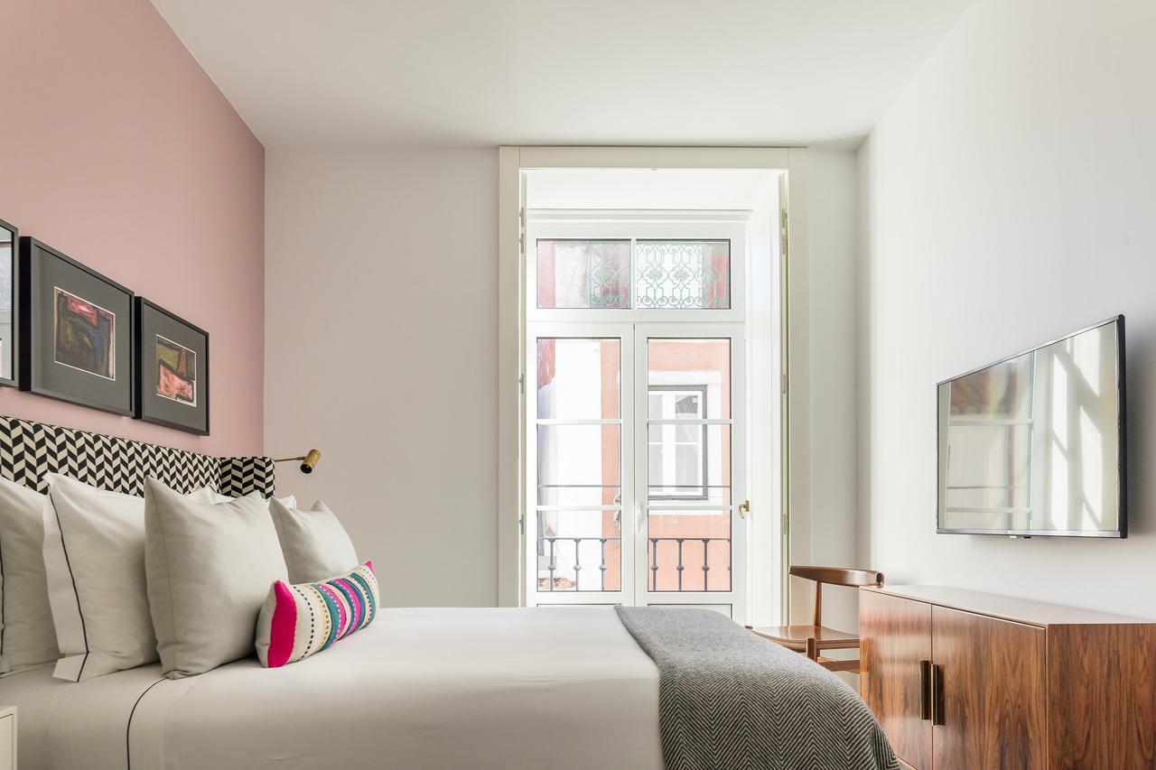 The Lumiares Hotel & Spa - Small Luxury Hotels Of The World Lisbona Esterno foto A bedroom at the Hotel 57
