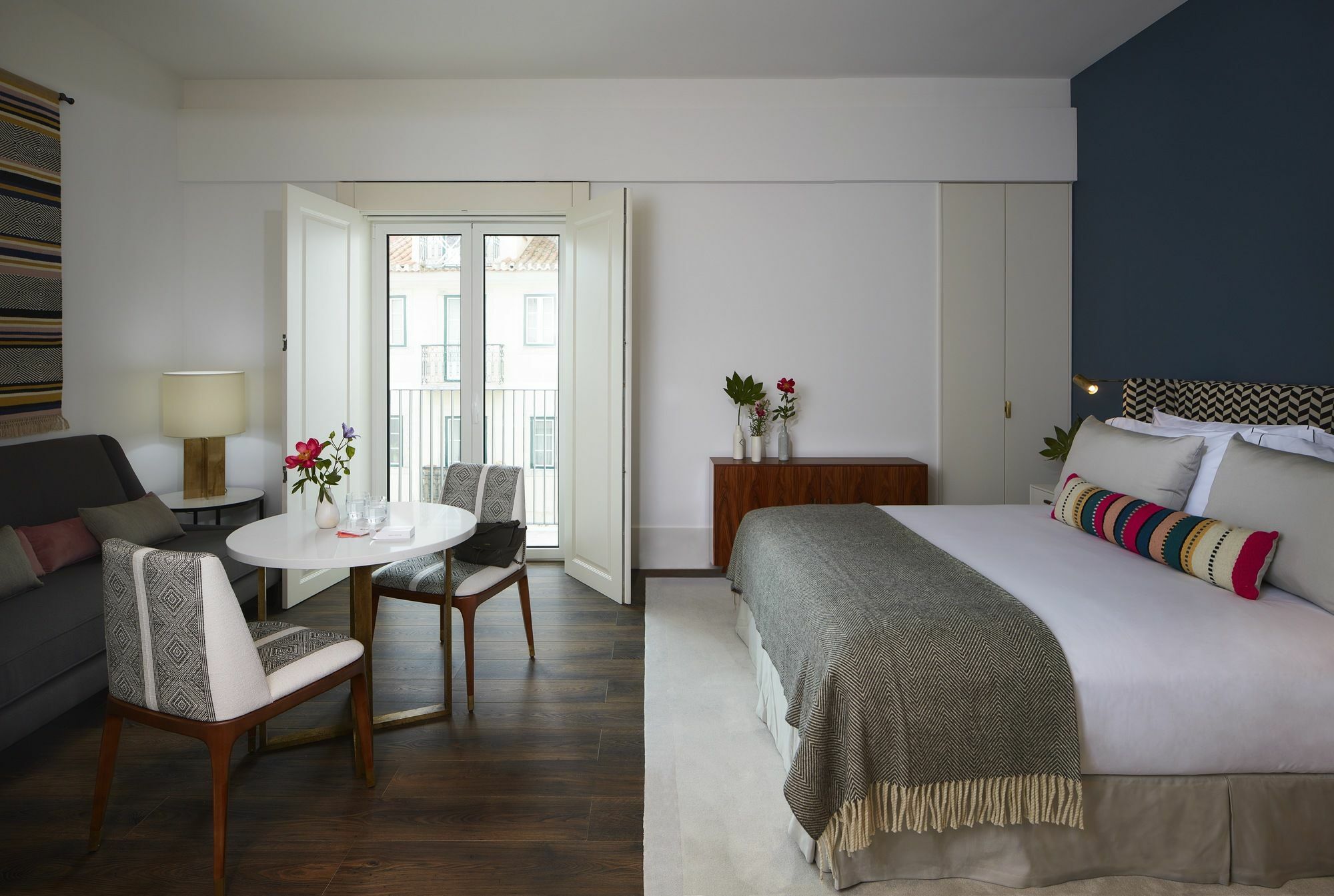 The Lumiares Hotel & Spa - Small Luxury Hotels Of The World Lisbona Esterno foto A room at the hotel